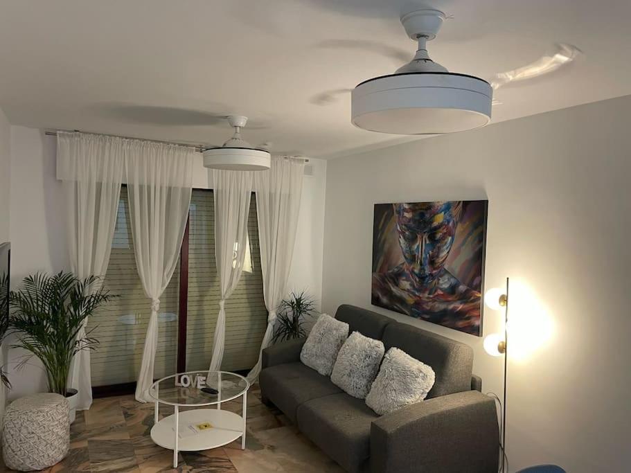 Apartamento Primera Linea Playa-Youtripmalaga Фуeнхирола Екстериор снимка